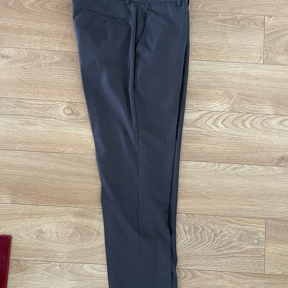 Basically BRAND NEW! Used for 1 wedding and dry cleaned. - Picture 3 of 5